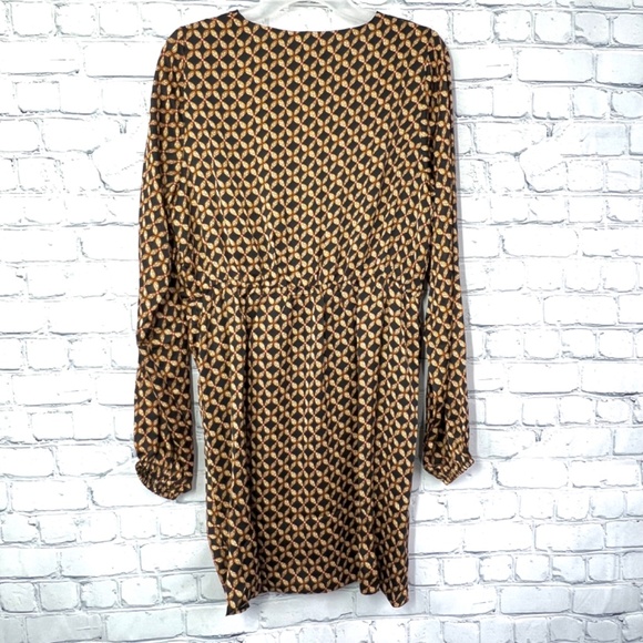 •👗NWT($138) |•MINKPINK•| Valentina Mini Dress Knotted Twist Front Long Sleeve M - Picture 3 of 15